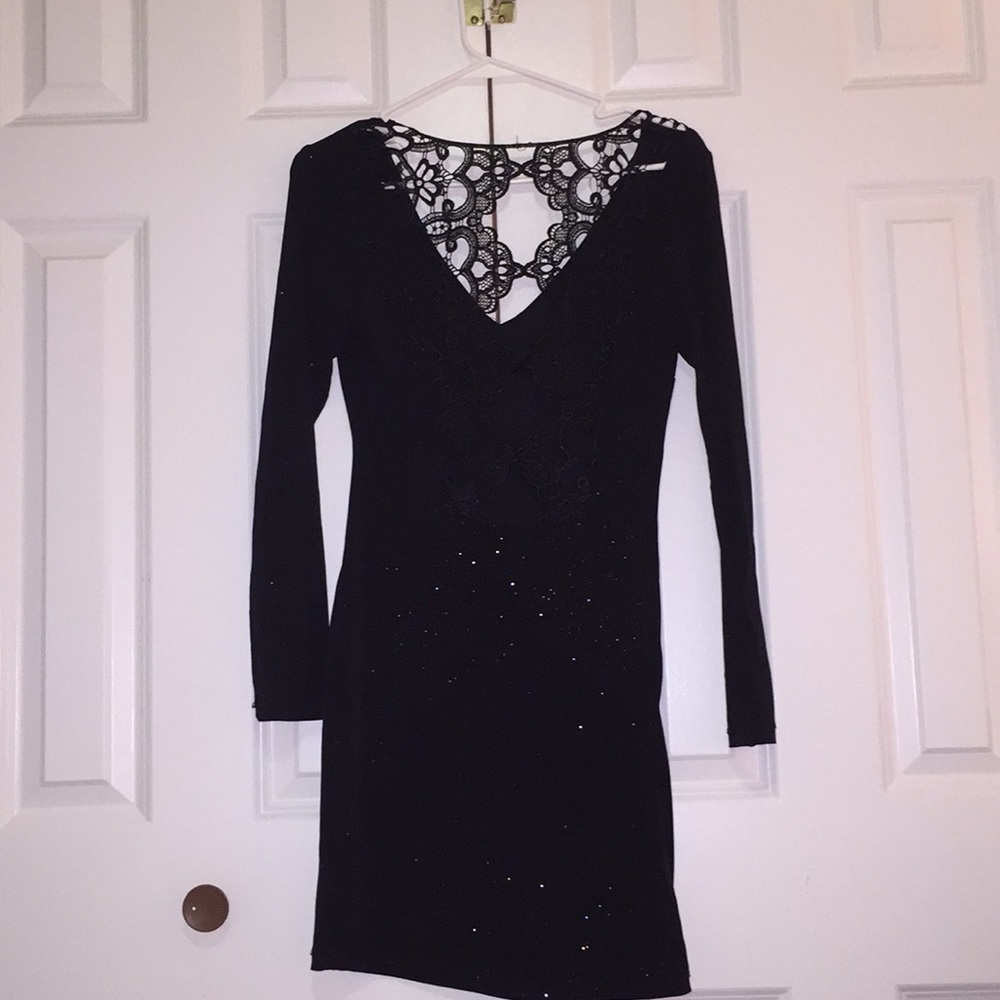 Women’s dress - Picture 2 of 3